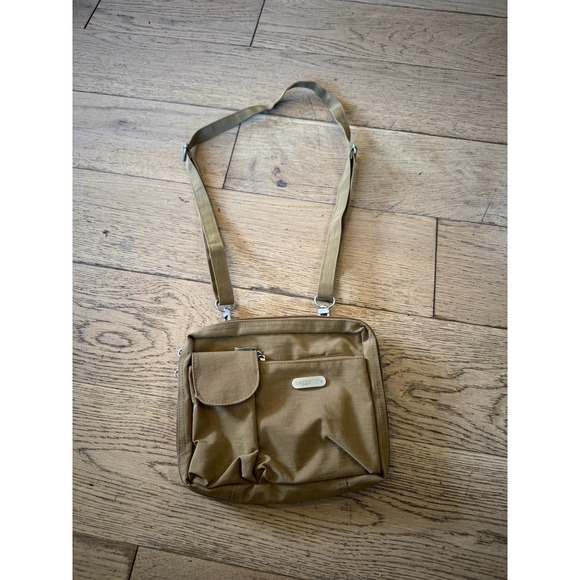 Baggallini Crossbody Bag Lightweight Travel Purse Beige Small Shoulder Bag - Picture 1 of 9
